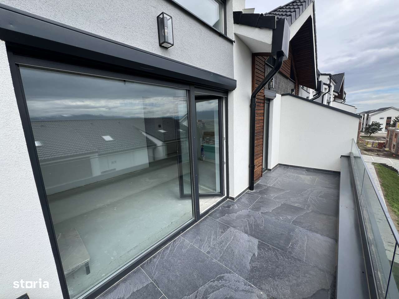 Penthouse Intabulat, la cheie - 3 camere, 2 bai, terasa si parcare - Imagine principală: 5/12