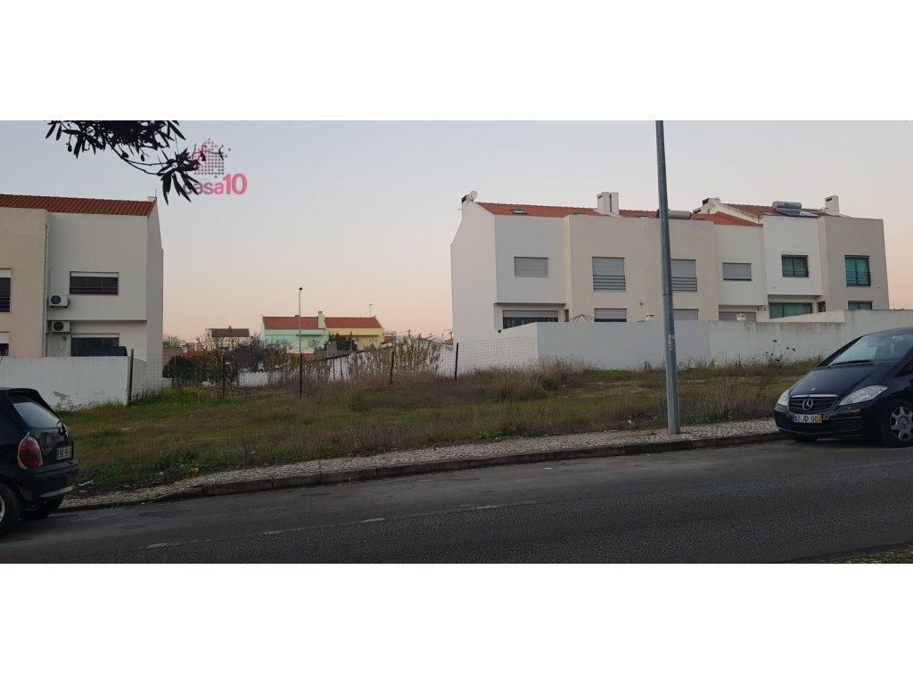 Vende-se Terreno para construção de Moradia, no Montijo