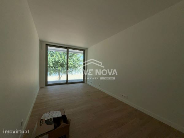 T1 Novo c/ Lugar de Garagem e Arrumo em Canidelo-11