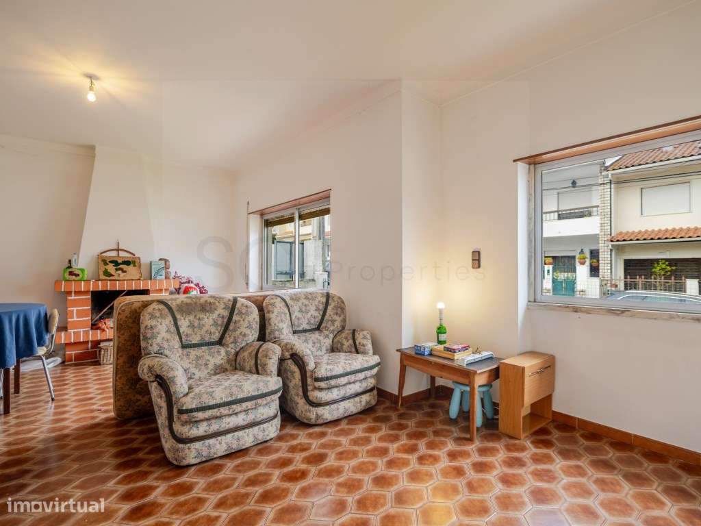 Moradia Térrea Isolada para Remodelar - Foros de Amora-6