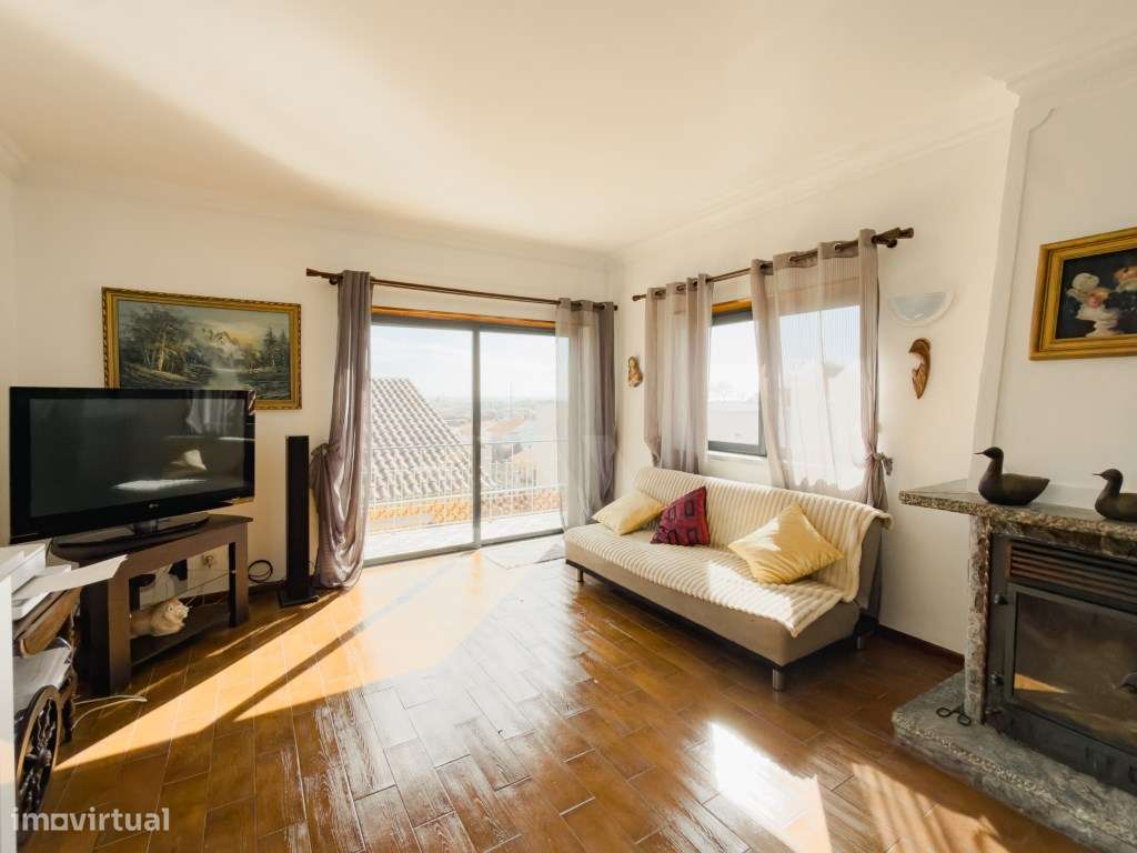 Moradia T4 em Alcabideche com Terraço e Garagem - Grande imagem: 4/42