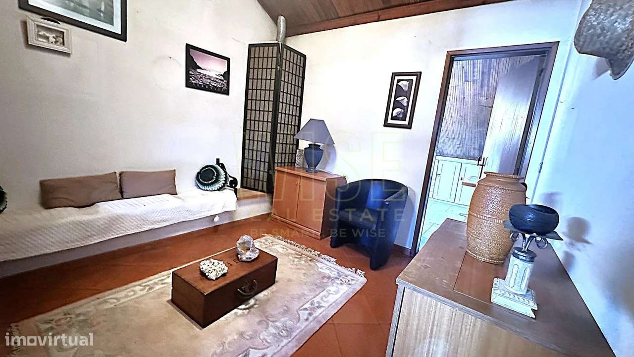 Apartamento T2 com sótão (T1) independente-12