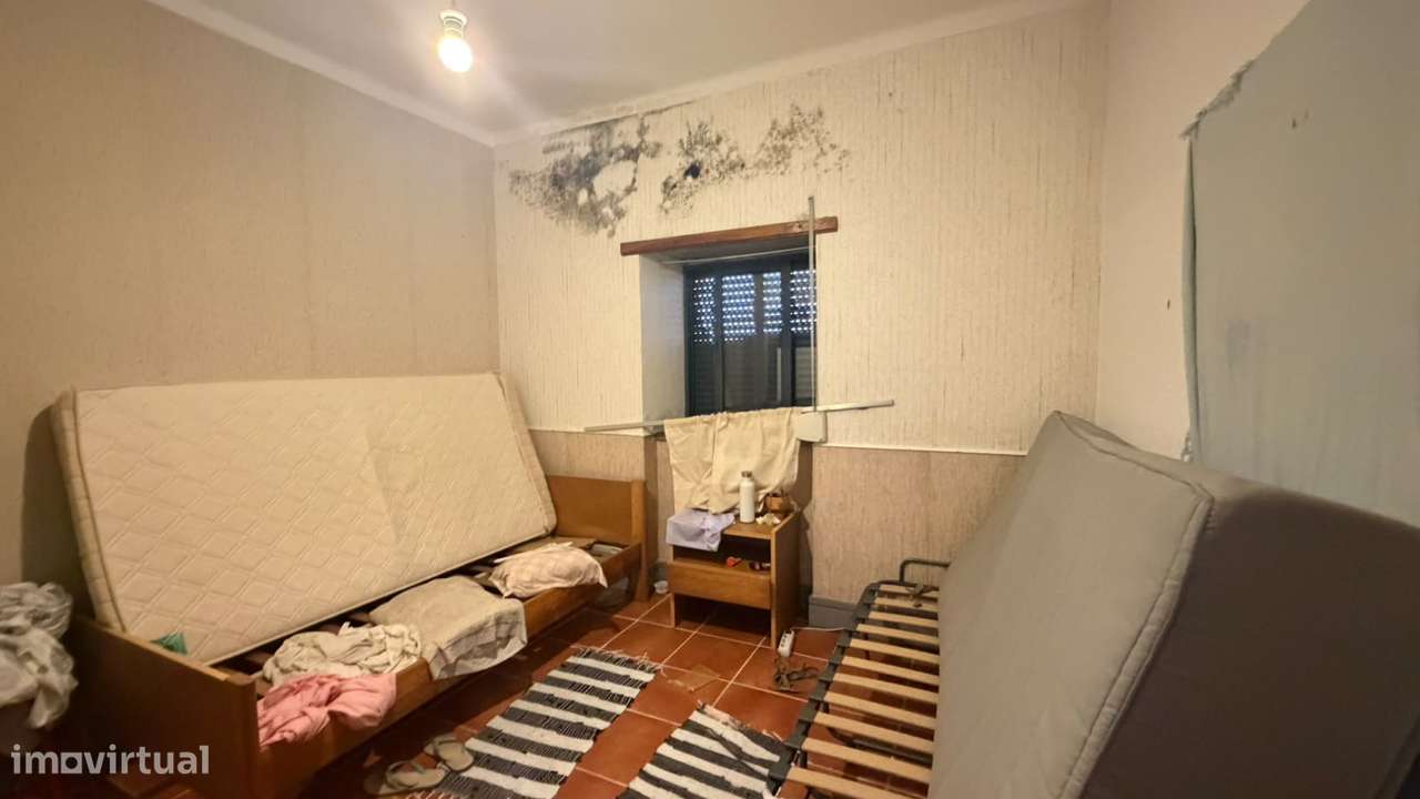 Andar de Moradia T2 c/ Suite, Logradouro e Garagem-25