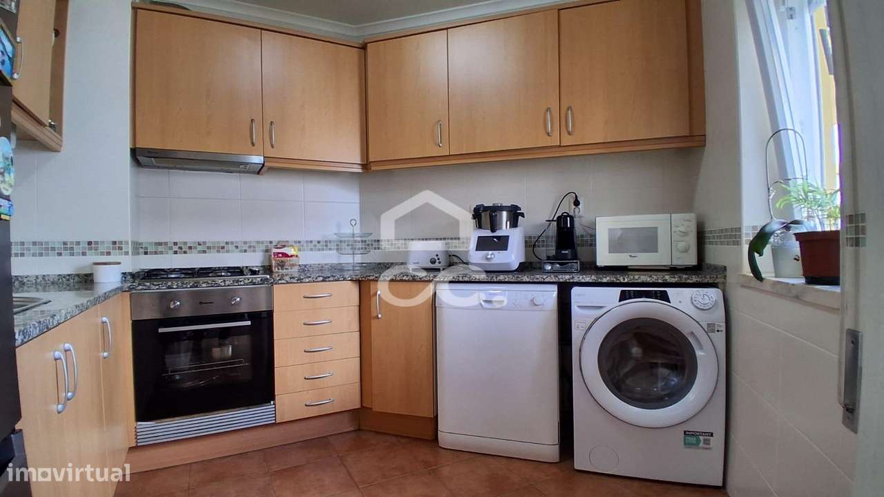 Apartamento T3 Moderno em Azeitão-18