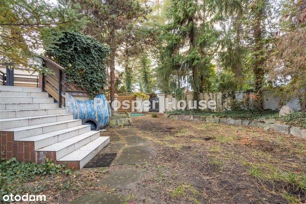 Dom z ładną zagospodarowaną działką.-18