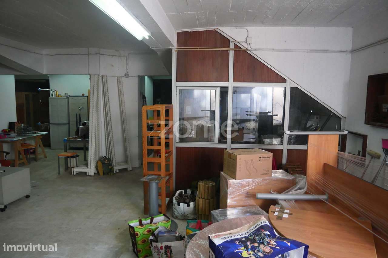 Armazém no centro de Torres Vedras. - Grande imagem: 5/13