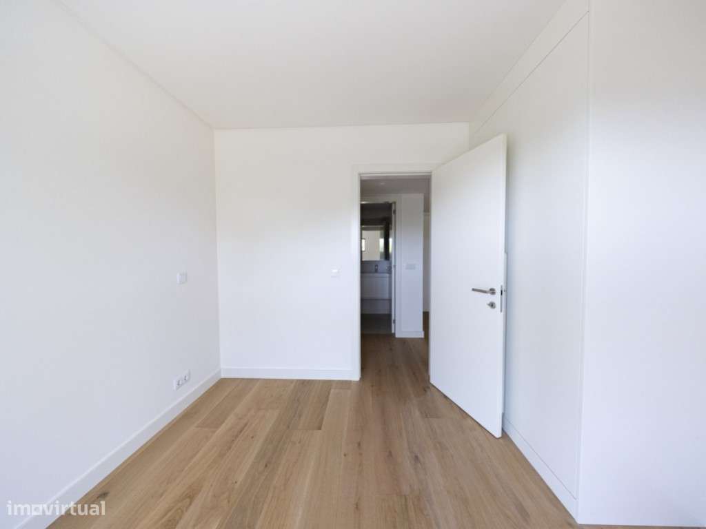 Apartamento T2 Novo no Seixal Baía com Terraço e Estacionamento-16