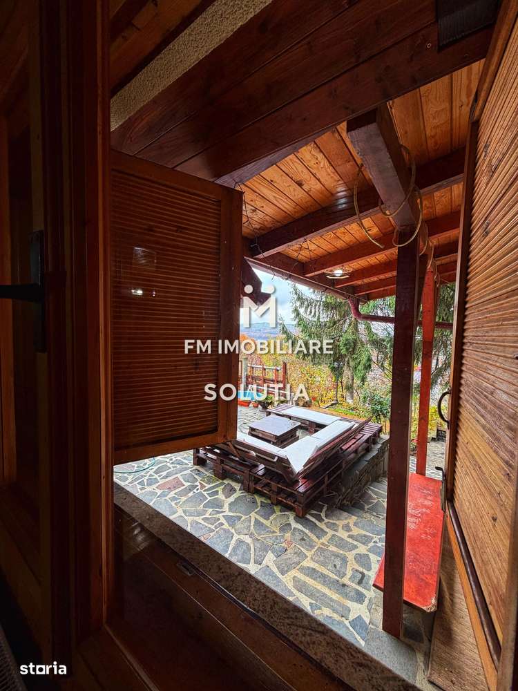 Casă de  vânzare cu vedere panoramică-10