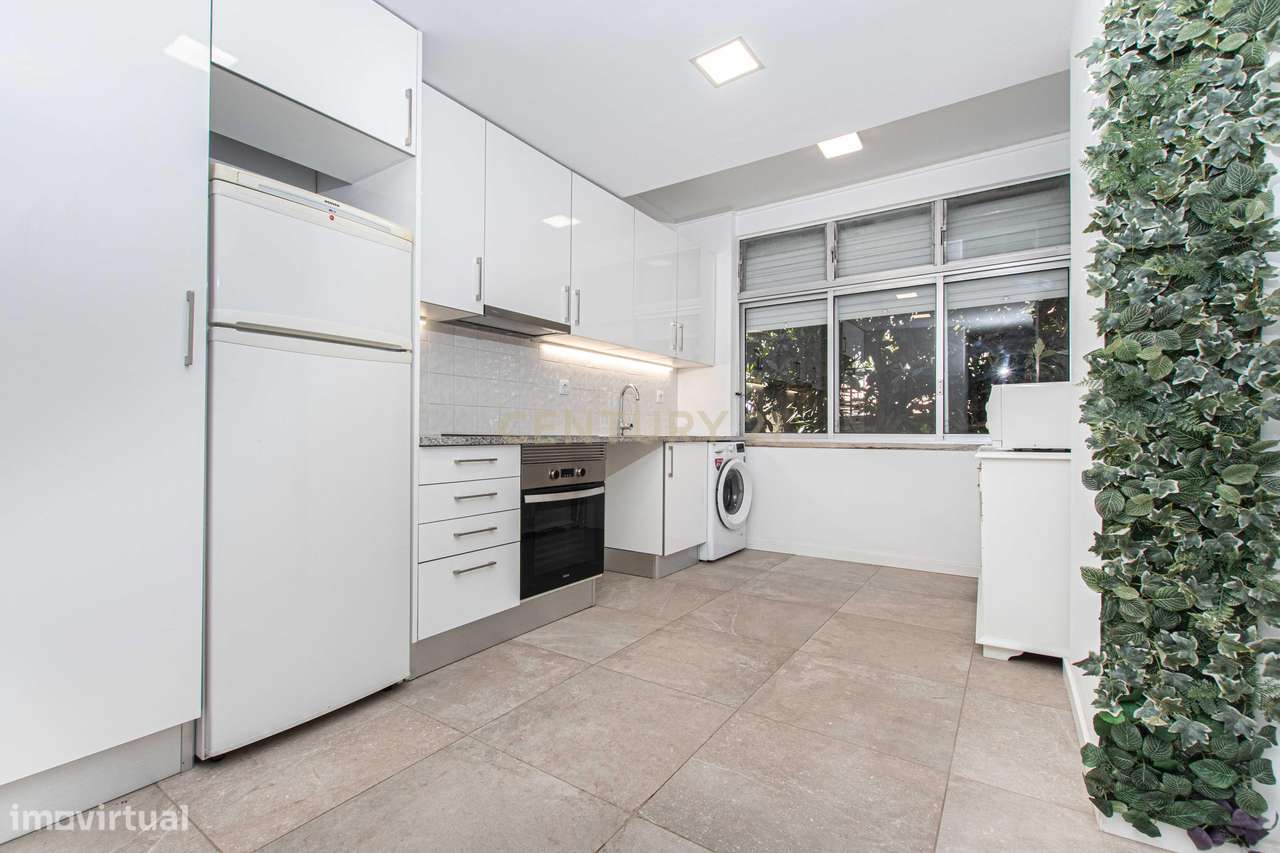 Arrendamento de apartamento T2 em Santo António dos Cavaleiros, Loures