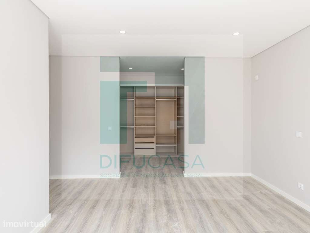 Moradia Isolada T4 Duplex com Piscina e Garagem-27