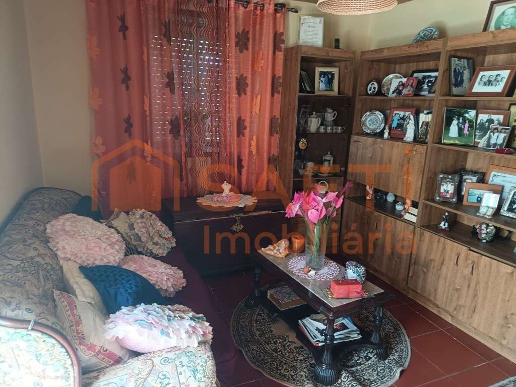 Moradia T4 em Cucujães-18