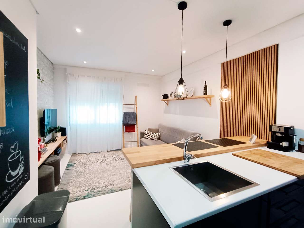 Fantástico apartamento T1+1 totalmente renovado-1