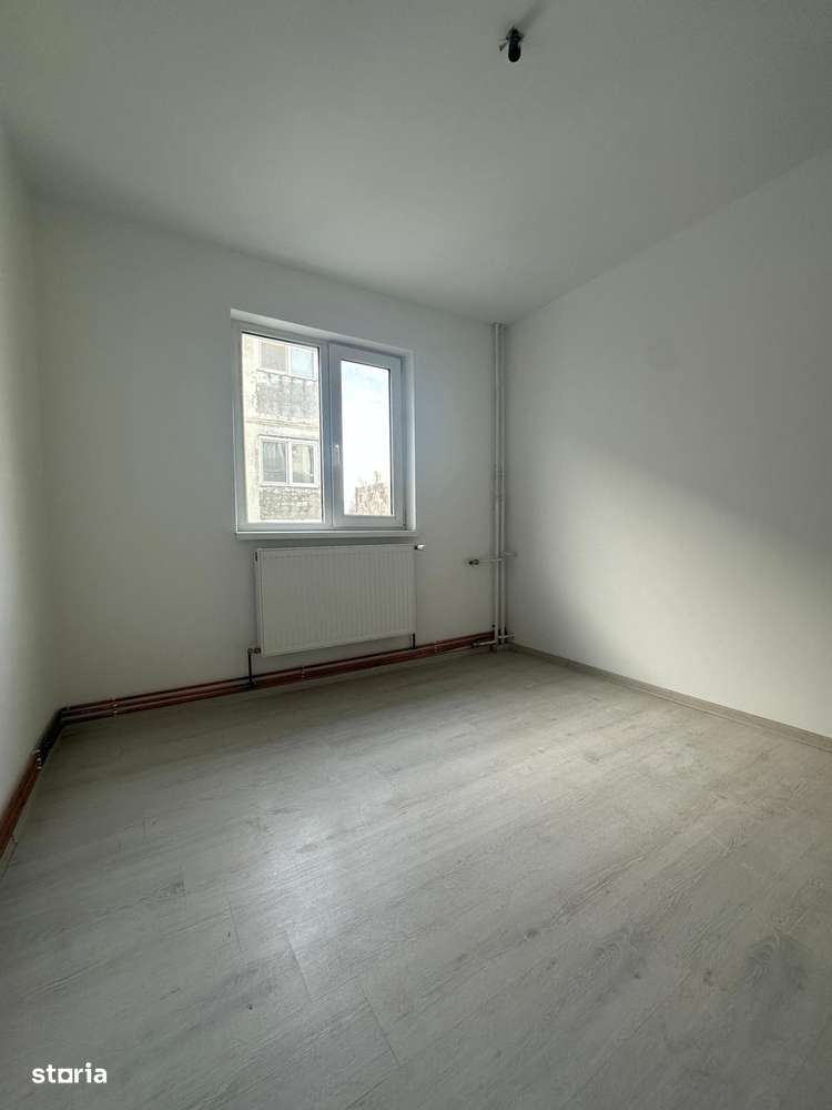 Apartament cu 2 camere,semidecomandat - zona Tractorul - Imagine principală: 4/7