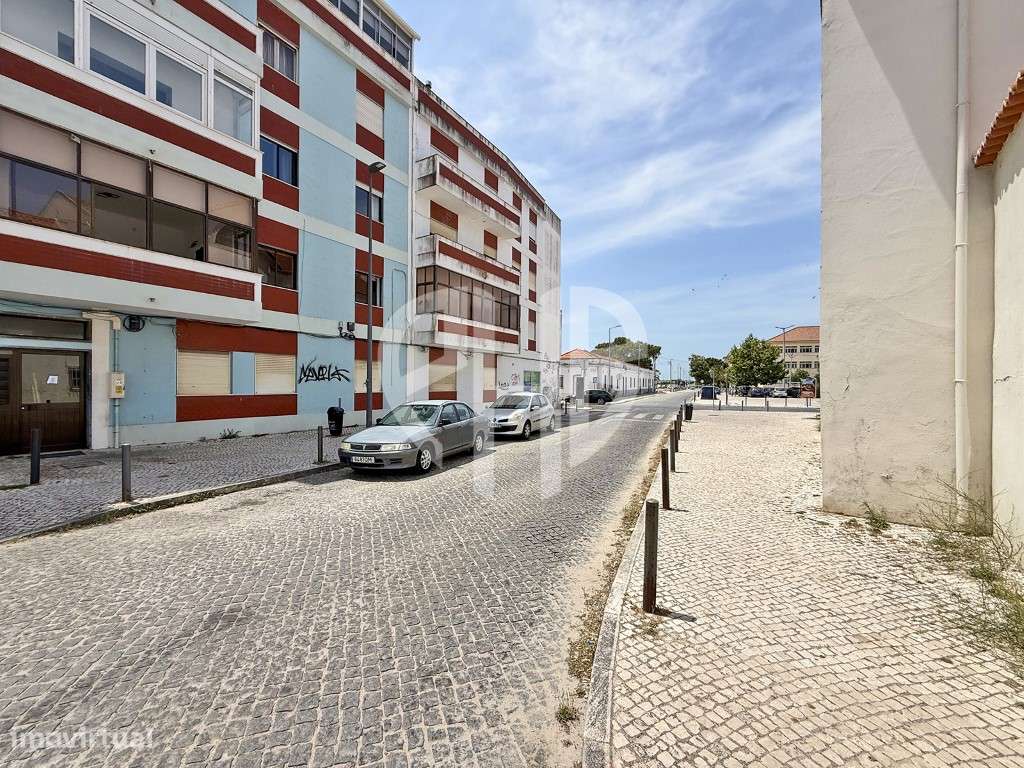 T3 PRONTO A HABITAR NO BARREIRO - CONFORTO, LOCALIZAÇÃO E QUALIDADE...-49
