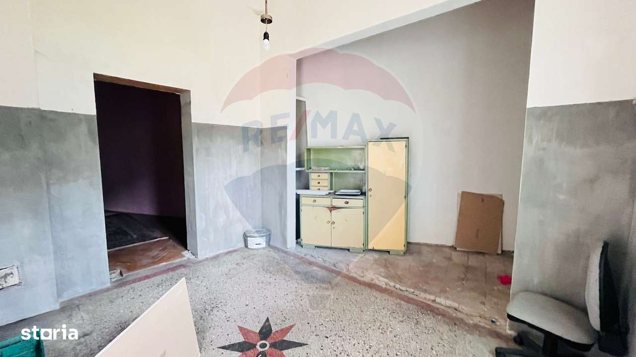 Casă / Vilă cu 3 camere de vânzare în zona Eminescu-9