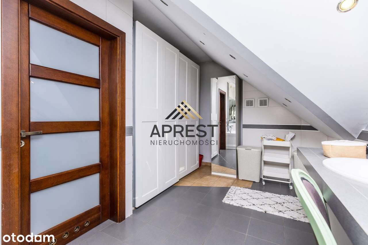 Dom w Kryspinowie z dużym ogrodem!-9