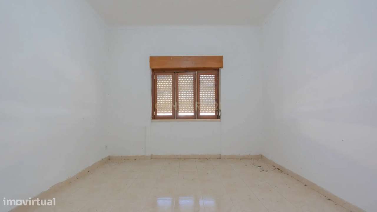 Moradia Isolada com Terreno de 1041 m² – Um Mundo de Possibilidades!-17