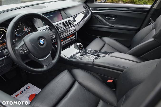 BMW Seria 5 525d Touring Sport-Aut - 20