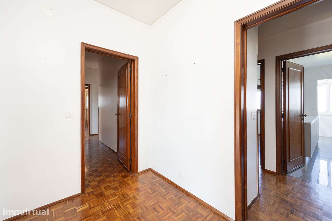 Apartamento T5 | Último Piso | Capuchos, Leiria-19