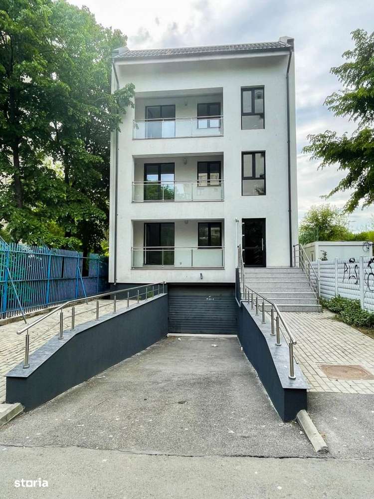 Vanzare garsoniera, etaj 1/2 in bloc Boutique Zona Mega Mall-Direct Dez