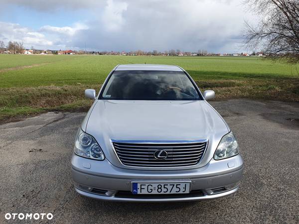 Lexus LS - 3