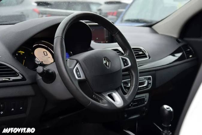 Renault Megane ENERGY dCi 110 Start & Stop Bose Edition - 8