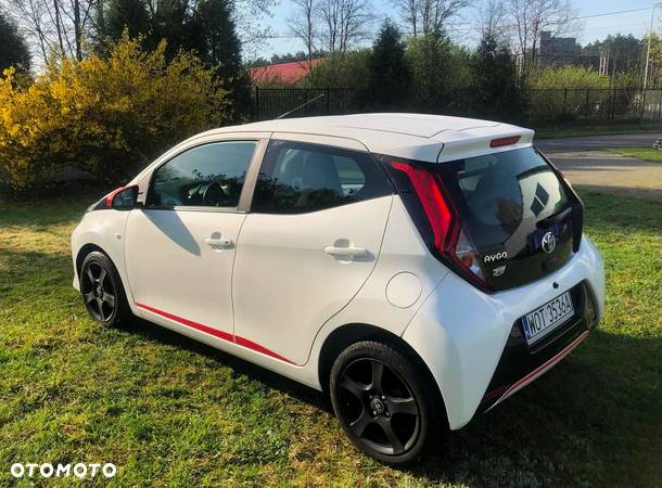 Toyota Aygo x.shift x-play connect - 4