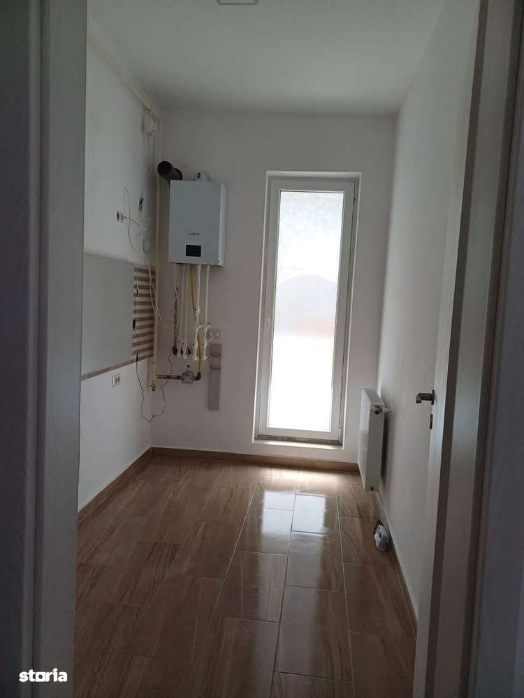 Vand SPAȚIU COMERCIAL  la intersecție Tineretului cu str Ilie Petre - Imagine principală: 5/7