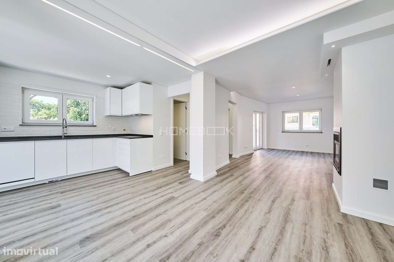 Luminosa moradia T3 totalmente remodelada em Alcabideche, Cascais. - Grande imagem: 5/28