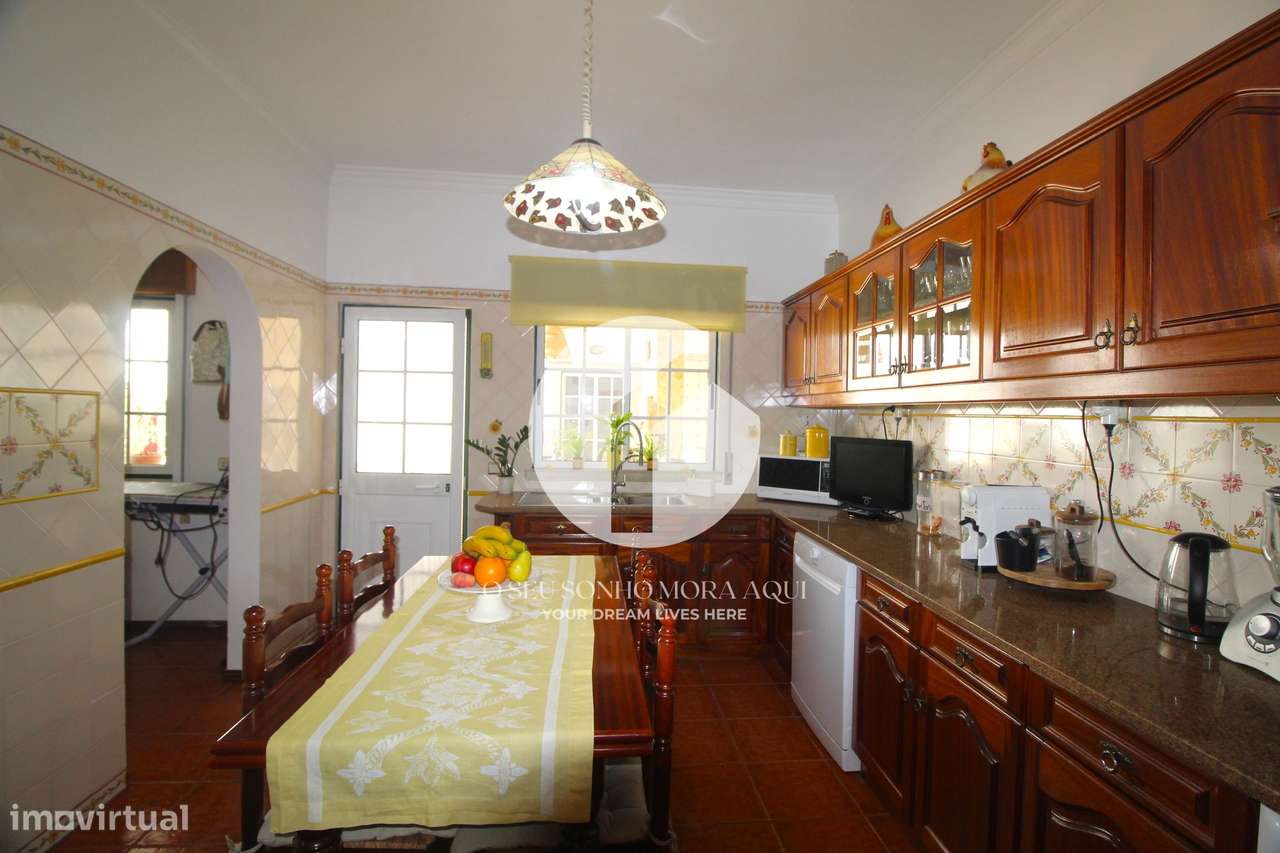 MORADIA T3 COM PÁTIO NA BAIXA DE OLHÃO-12