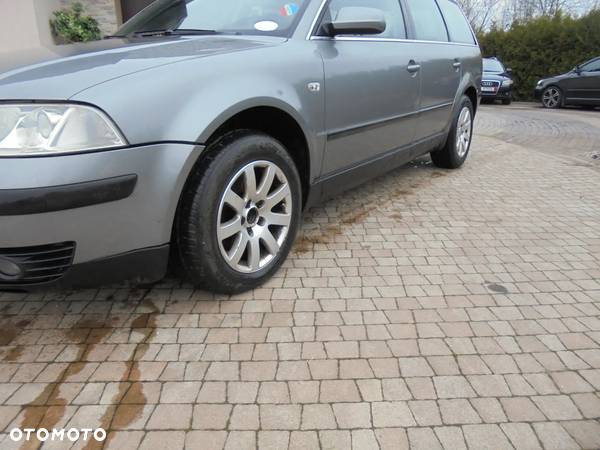 Volkswagen Passat 1.9 TDI Comfortline - 10