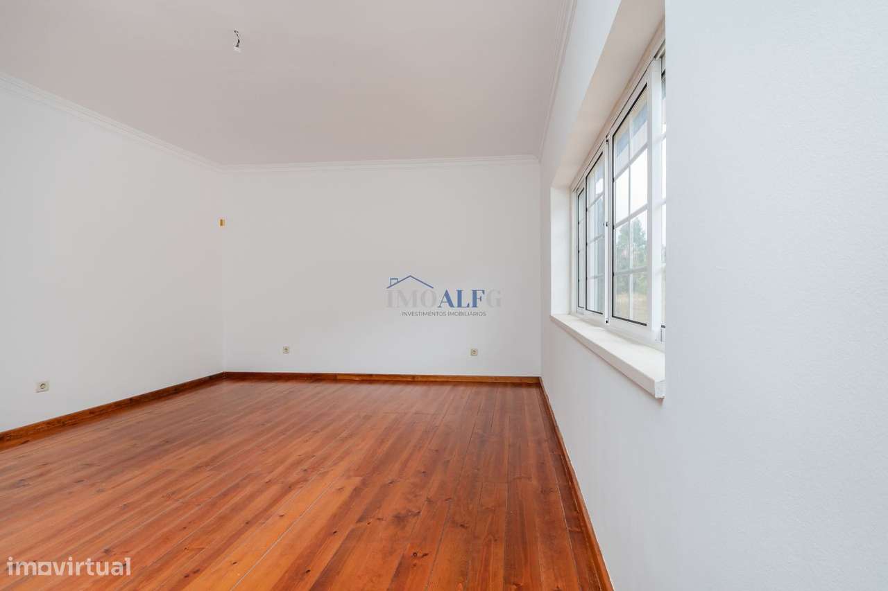 Moradia T7 com terreno perto de Vila Franca de Xira-35