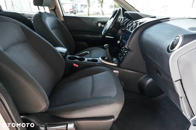 Nissan Qashqai 1.6 visia - 34