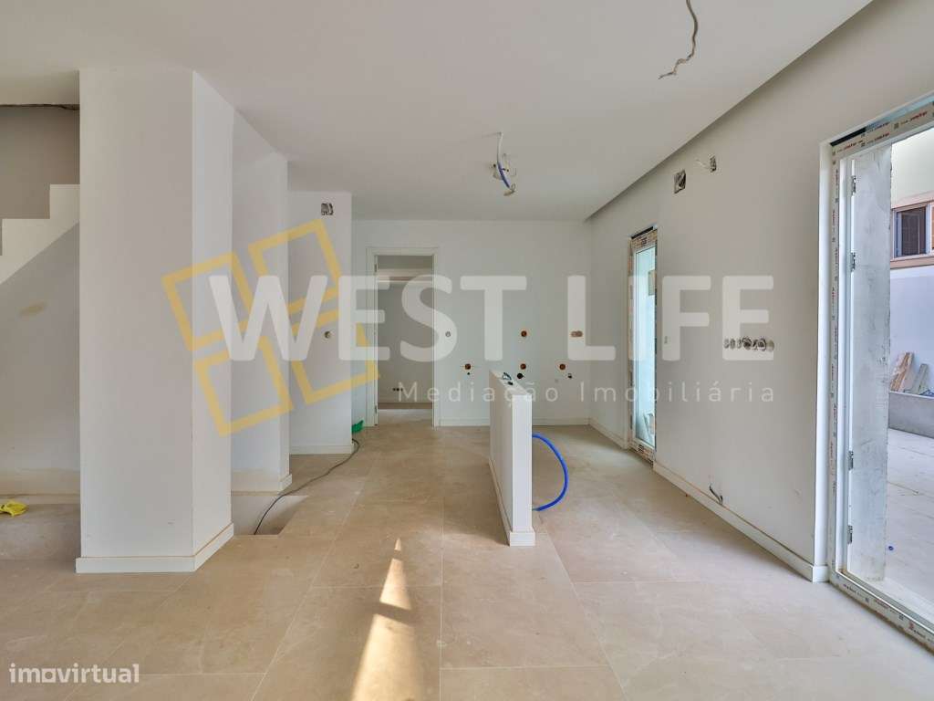 Moradia Independente T4 TOTALMENTE RENOVADA - Terraço e Logradouro ... - Grande imagem: 3/26