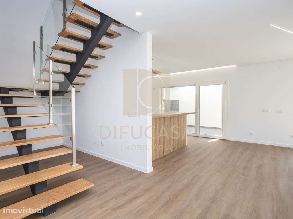 R291 Moradia T3 Duplex com áreas fabulosas-6