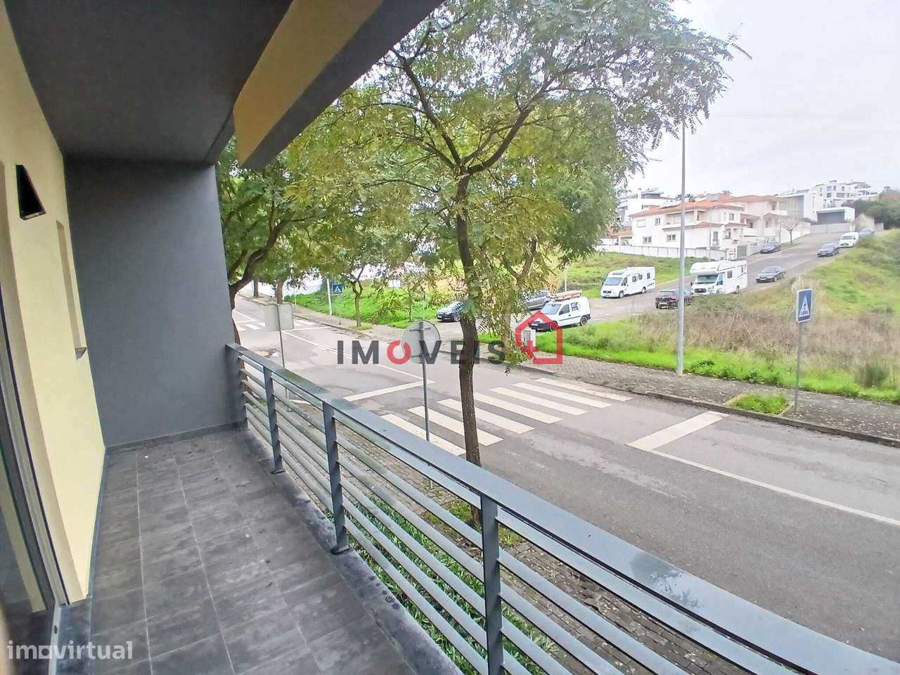 APARTAMENTO T2 - URBANIZAÇÃO SANTA CLARA - Grande imagem: 5/17