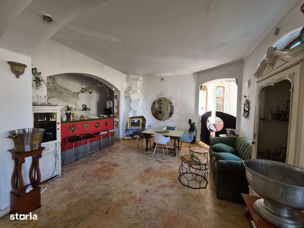 Vila cu piscina - teren generos și potențial multifuncțional-5