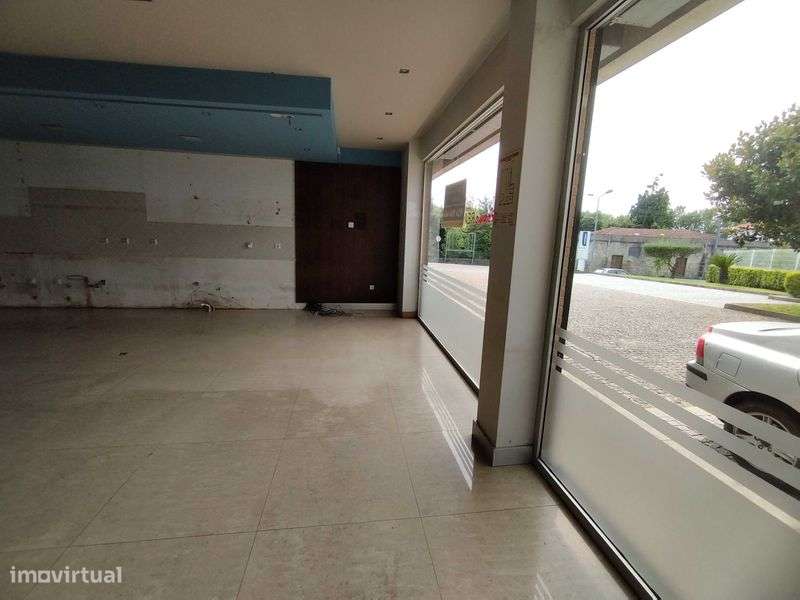 Exelente loja no Louro - Grande imagem: 5/5