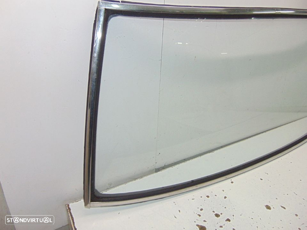 Datsun 1200 vidro do oculo (trás) - 2
