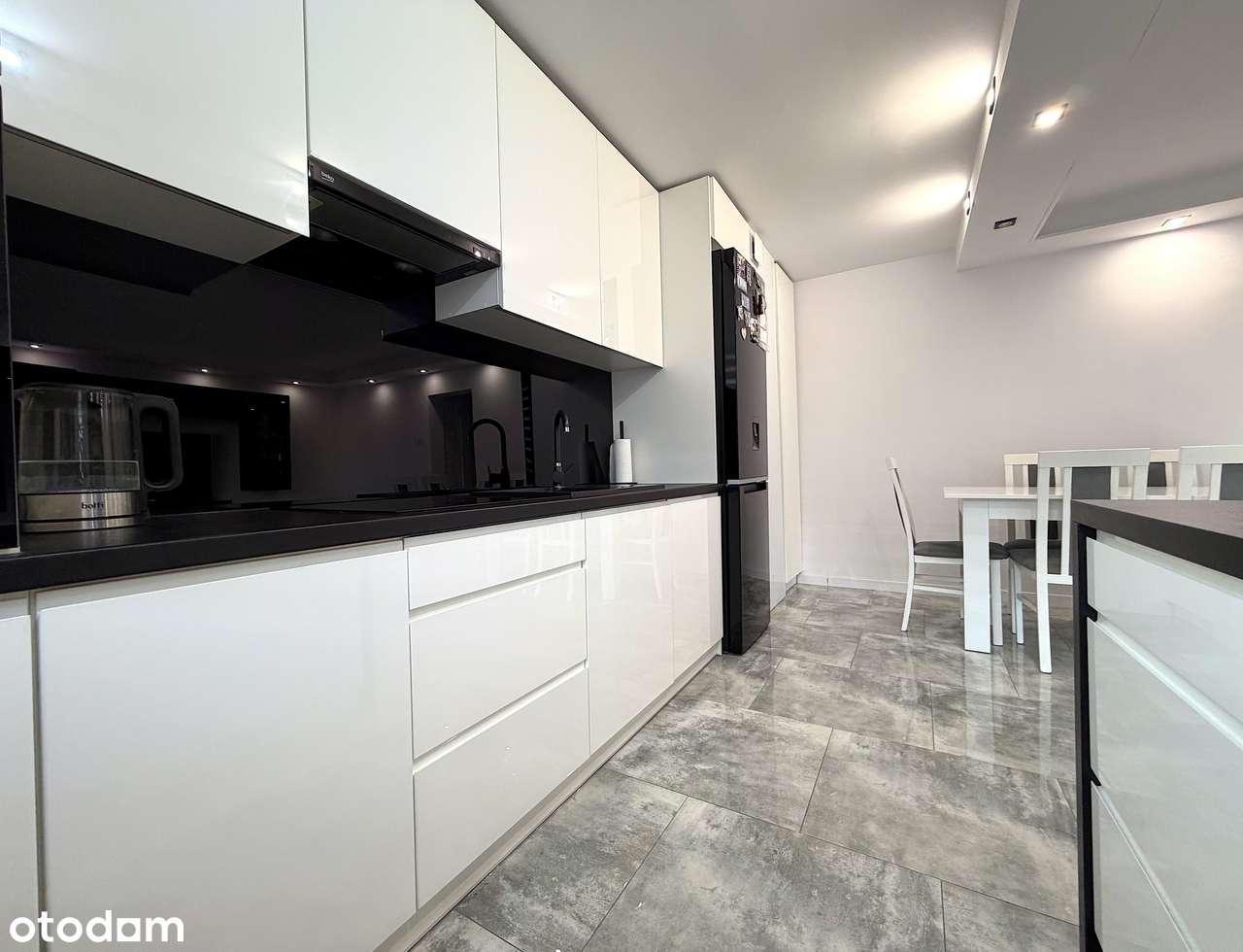 Przestronne 3 pokoje w Miechowicach w pełni wyposażone do zamieszkania - Pełny obrazek: 2/13