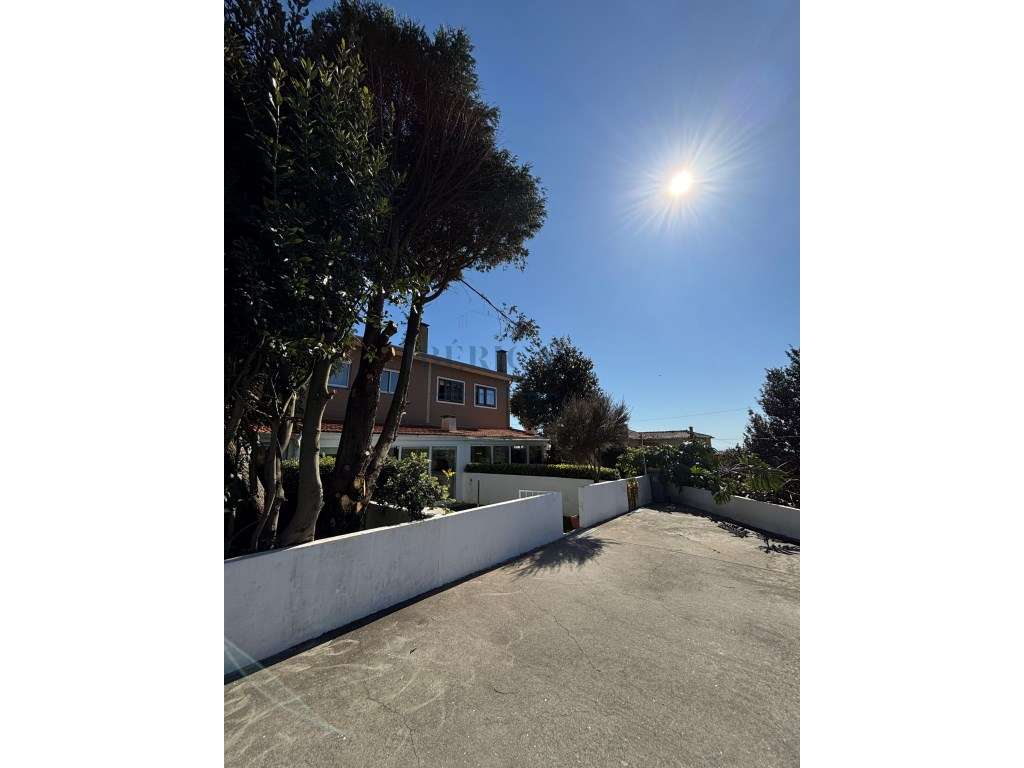 Moradia T4 com Jardim e Garagem | Próxima da Praia da Madalena - Grande imagem: 5/46