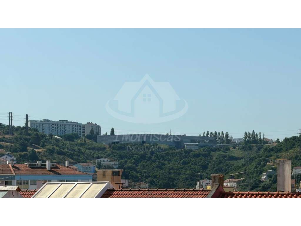 T2+1 Totalmente Remodelado em Odivelas | Pronto a Habitar | Localiz...-31