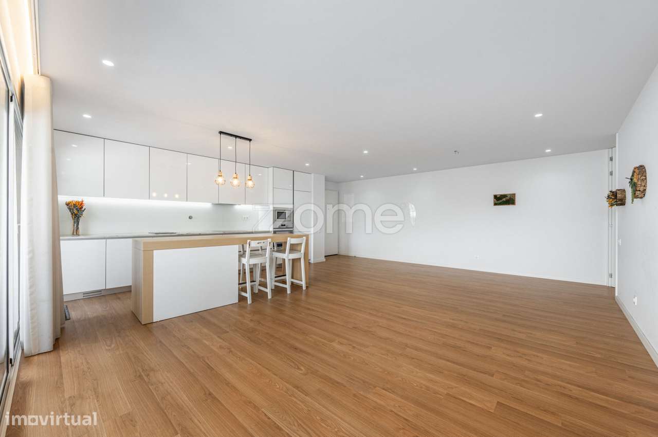 Apartamento T3 Semi-Novo em Calendário-7