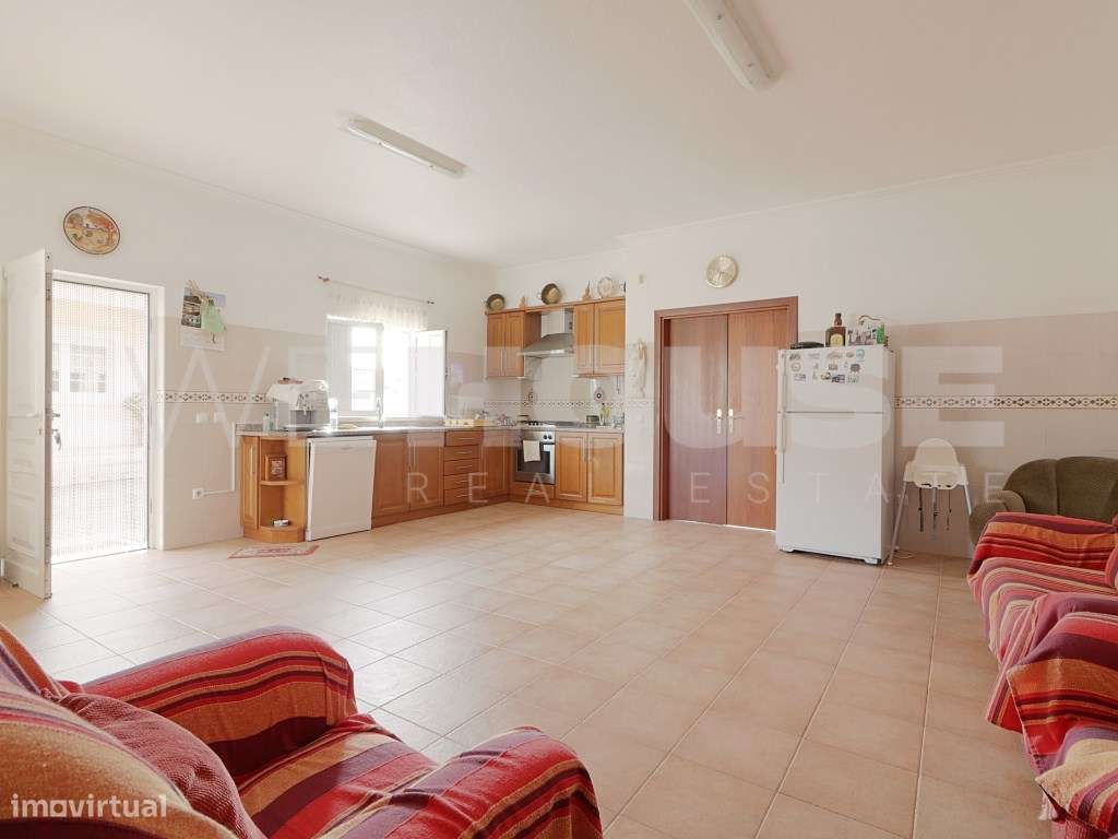 Moradia T4 com 280 m2, inserida em terreno com 2500 m2 em Palmela-41