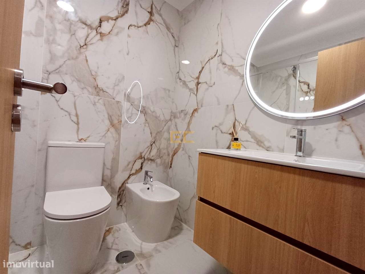 Apartamento T2 de Prestígio com Vista Mar!-23