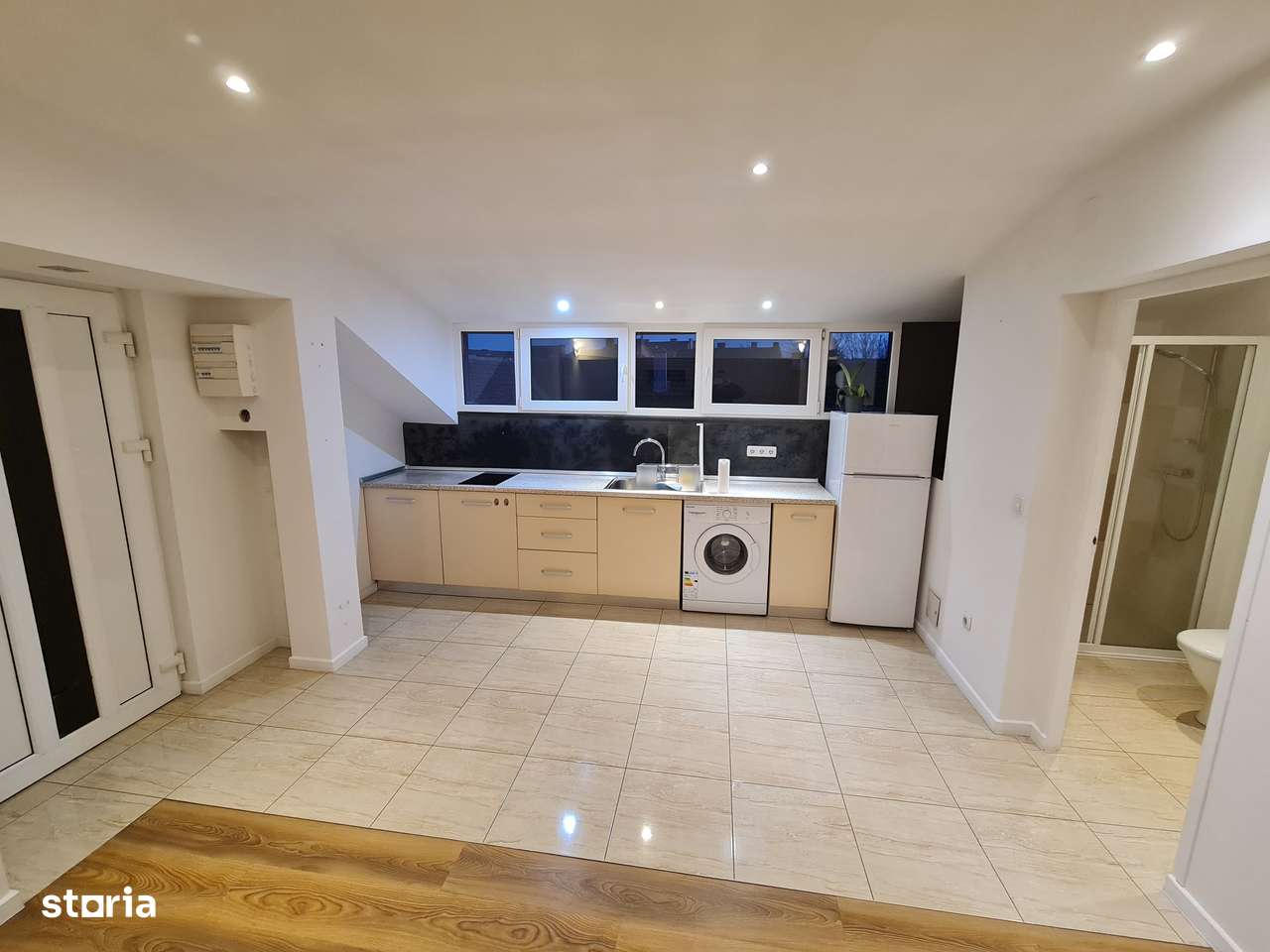 Inchiriez ap. 2 camere Central Piata Mare. Incalzire și apa inclusa. - Imagine principală: 4/14