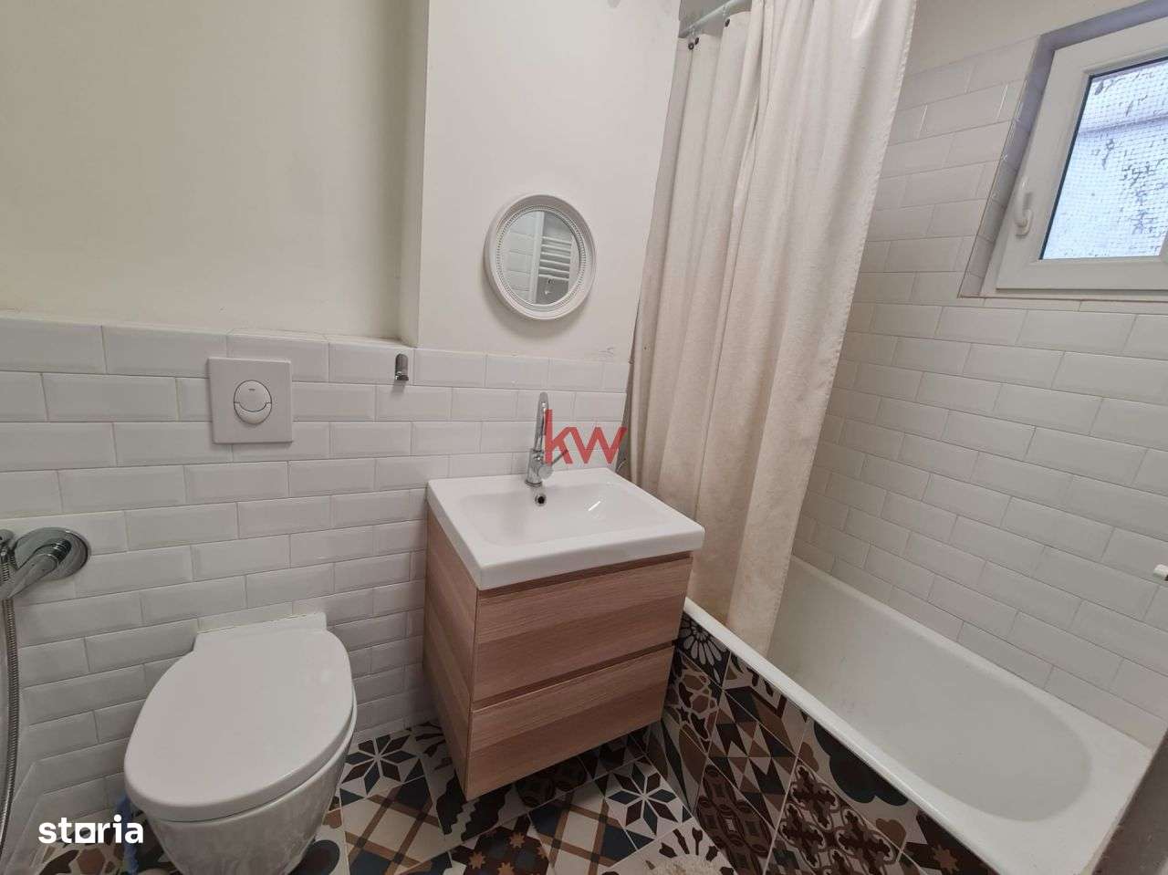 Apartament cu 2 camere decomandate in Podu Ros,  vizavi de Palas, COMI-6