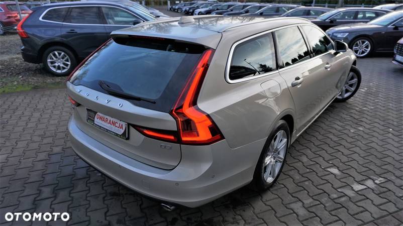 Volvo V90 D3 Momentum - 4