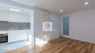 Apartamento T1+1 Remodelado à Constituição