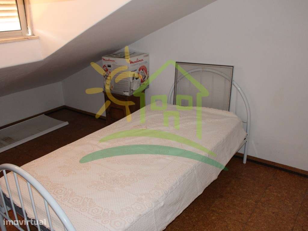 Apartamento T3+2 em Olival Basto - Oportunidade Única com Sótão-34